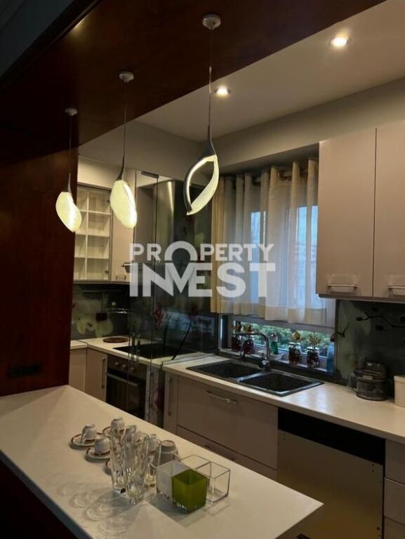 Shitet Apartament 3+1 ne Bllok.