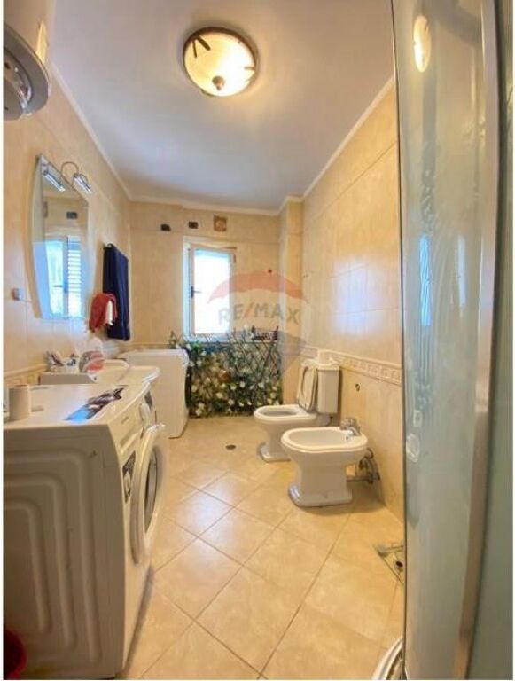 APARTMENT 2+1 FOR RENT!  Dam of the Lake, Buildings next to Lake View, at the pools.