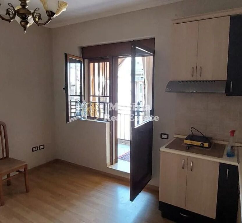 Affitto, Appartamento 1+1, Pazari I Ri, 400 euro/mese