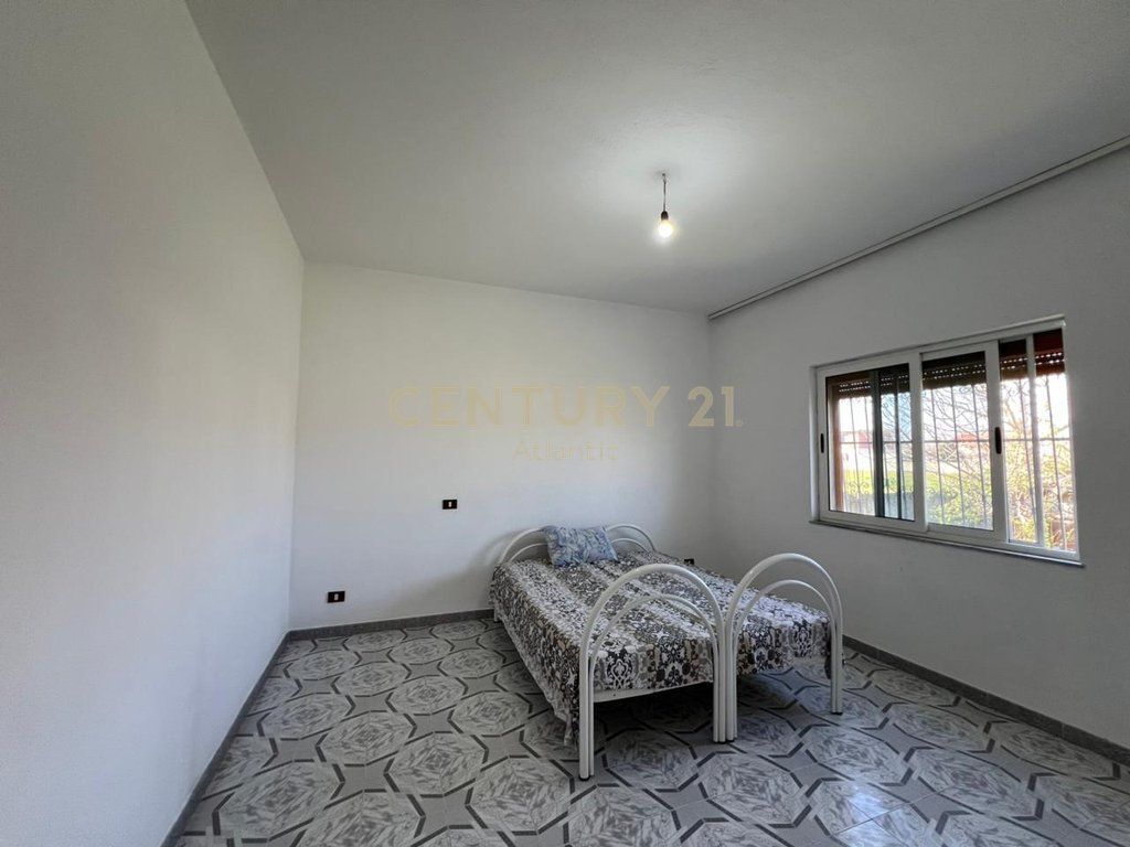 SHITET SHTEPI PRIVATE PRANE QENDRRES NE SHIJAK !