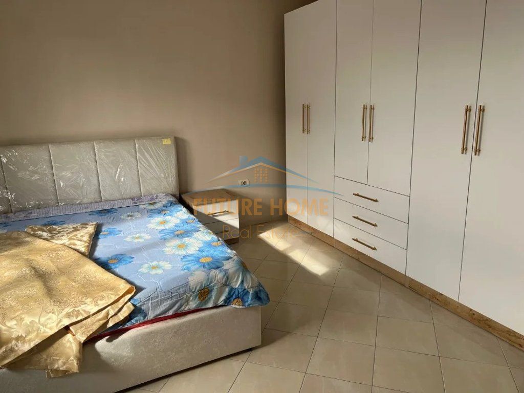 Qera, Apartament 1+1, Rruga 5 Maji, Tirane.