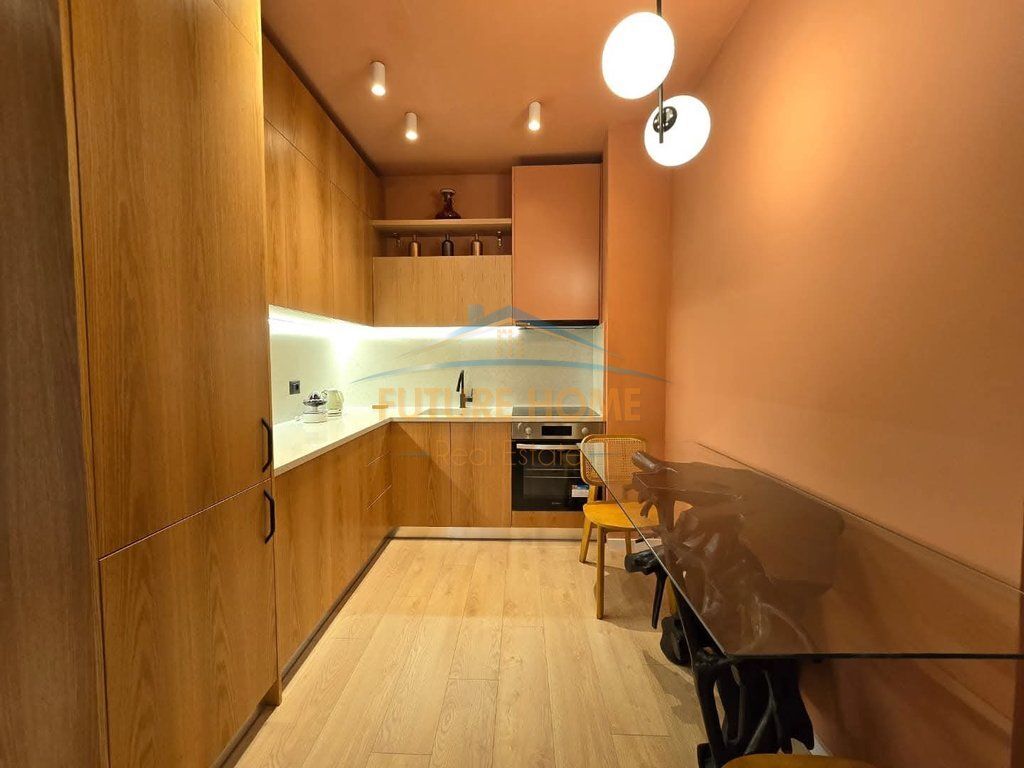 Qera,Apartament 1+1 me Parkim,Ish Ekspozita!
