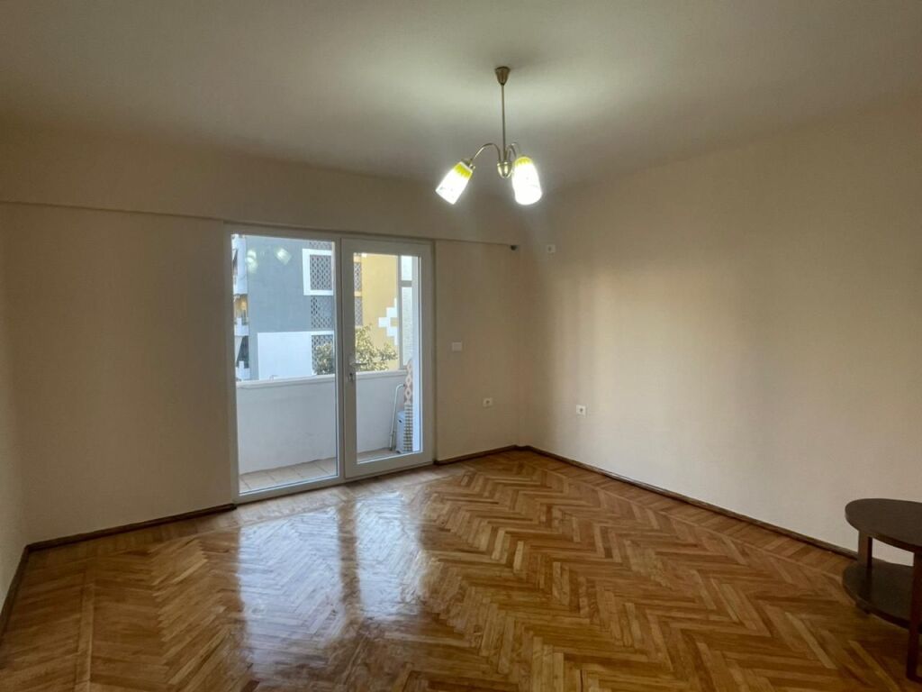 Ambient Biznesi me Qira tek Pazari i Ri