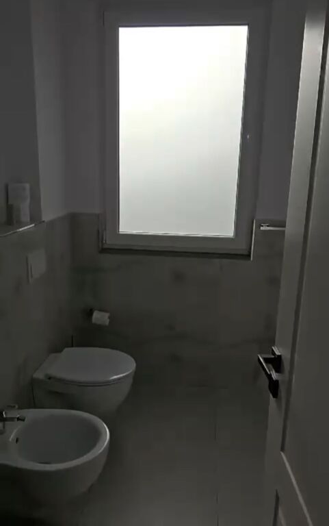 For rent super 3-story villa + yard + 2 parking spaces in the complex "Vılat Lule" Mjull Bathore, Sauk Tirana.