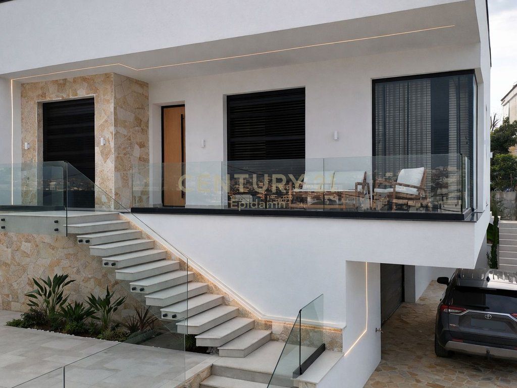 SUPER VILË PËR QIRA | PASKUQAN