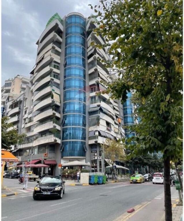 Ufficio - In Affitto - Via Dibrës, Tirana