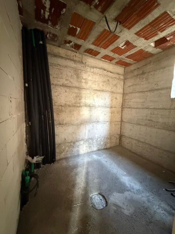 🏠 Shitet vile 3 Kateshe te Rolling Hills Liqeni