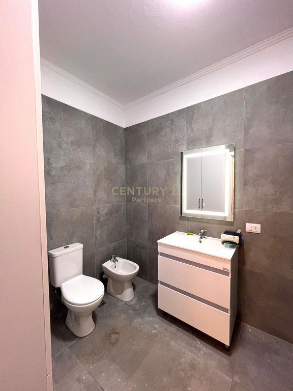 SHITET APARTAMENT 1+1 TEK RRUGA JORDAN MISJA – AFER BULEVARDIT TE RI 145,680 € Sip. Totale  61m2