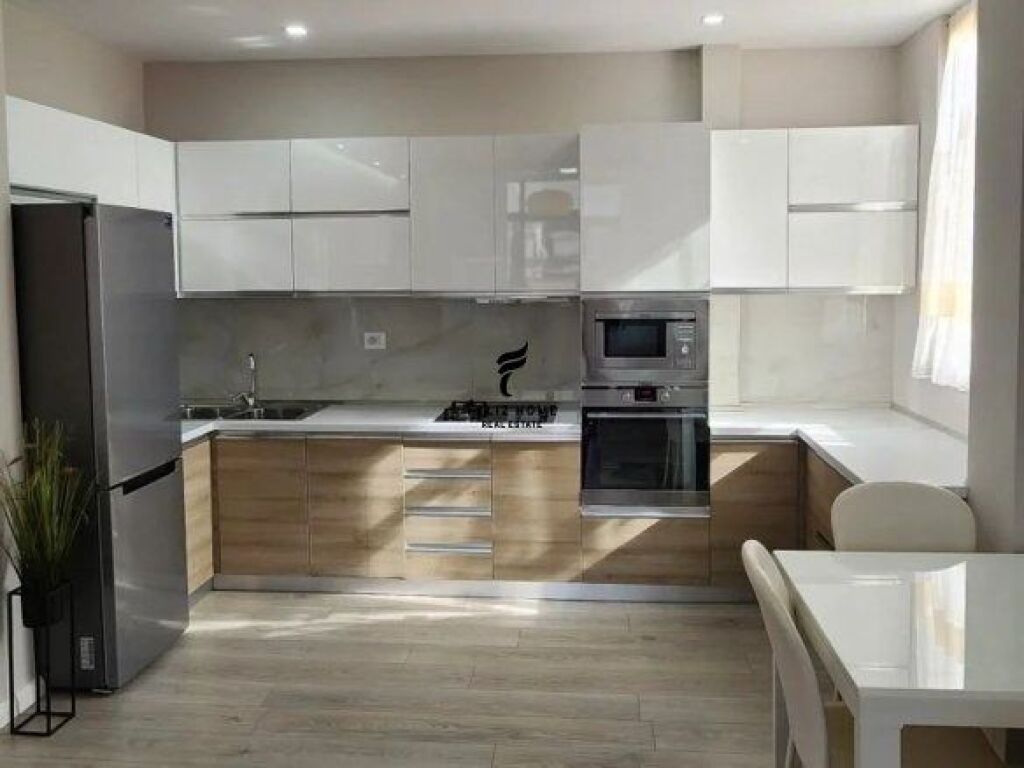 APARTAMENT ME QERA 1+1 MYSLYM SHYRI 850 EURO FH-64157