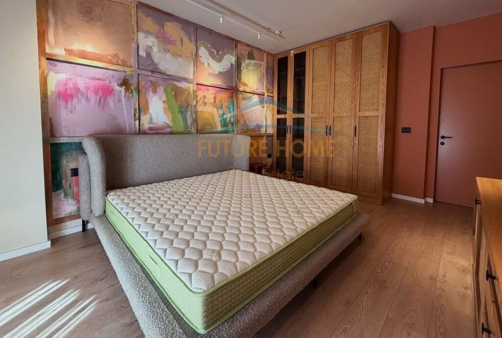 Qera,Apartament 1+1+post parkimi tek Ish Ekspozita