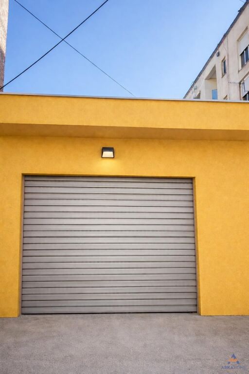 SHITET AMBIENT BIZNESI 25M2 "21 DHJETORI, KONGRESI I LUSHNJES" 5.000.000 LEKE