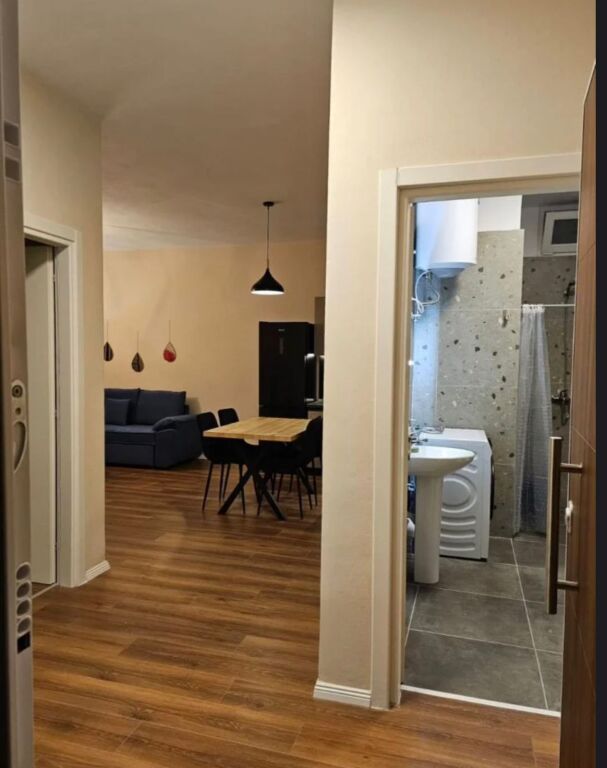 APARTAMENT ME QERA 5 MAJI