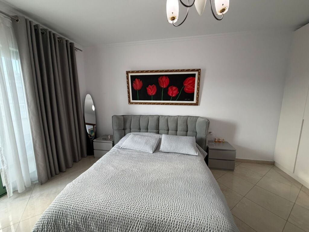 Jepet me qera 1+1 bllok te artixhano mobiluar ashensor 899 eu