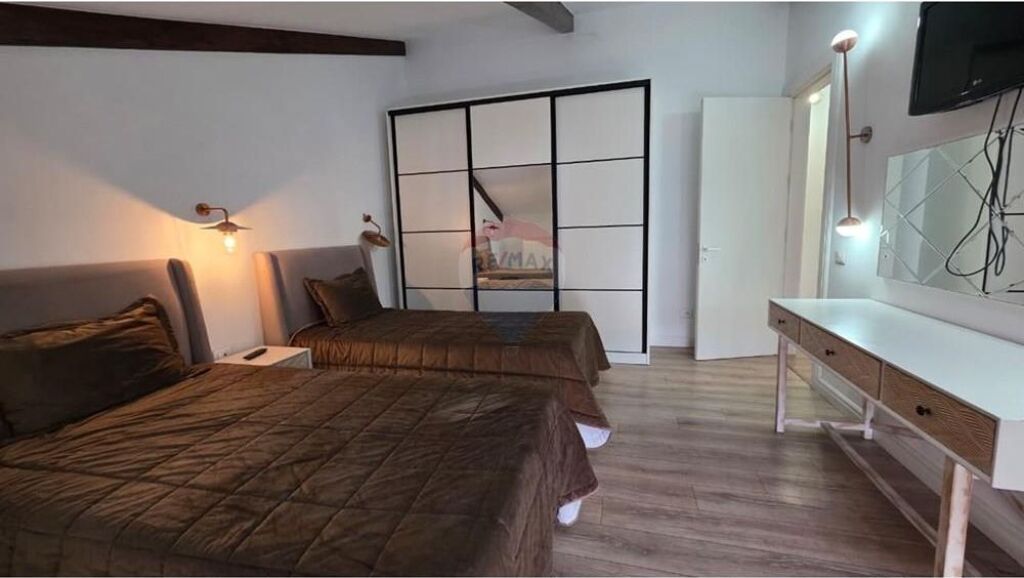 Penthouse me qira, Secret Garden