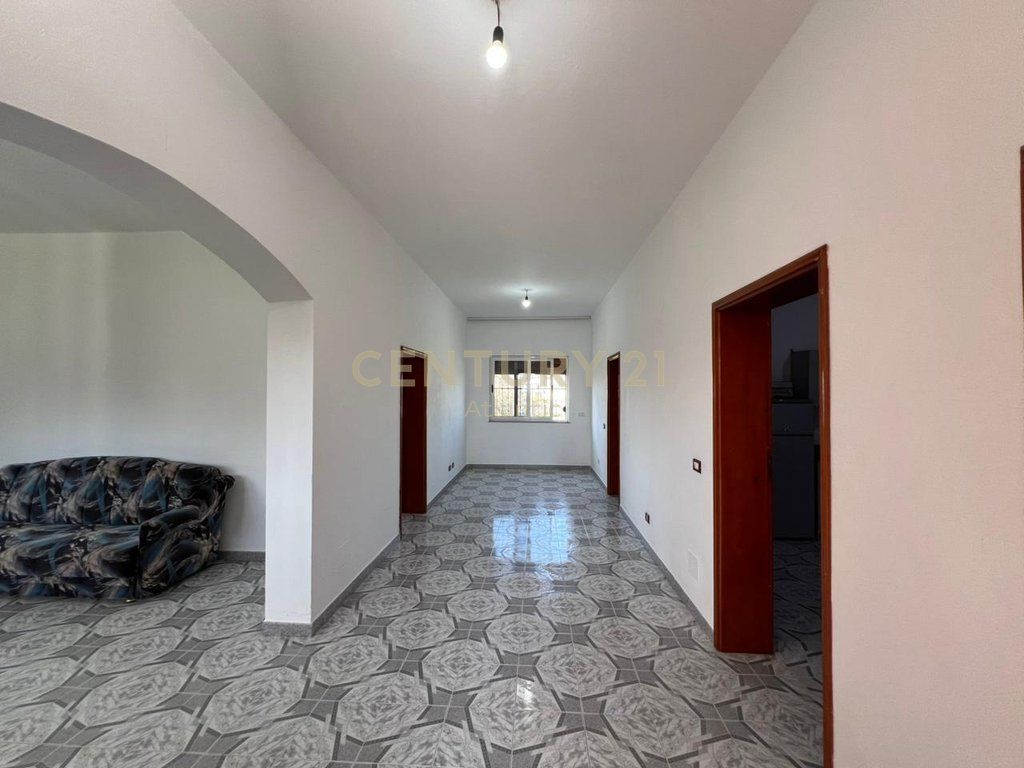 SHITET SHTEPI PRIVATE PRANE QENDRRES NE SHIJAK !