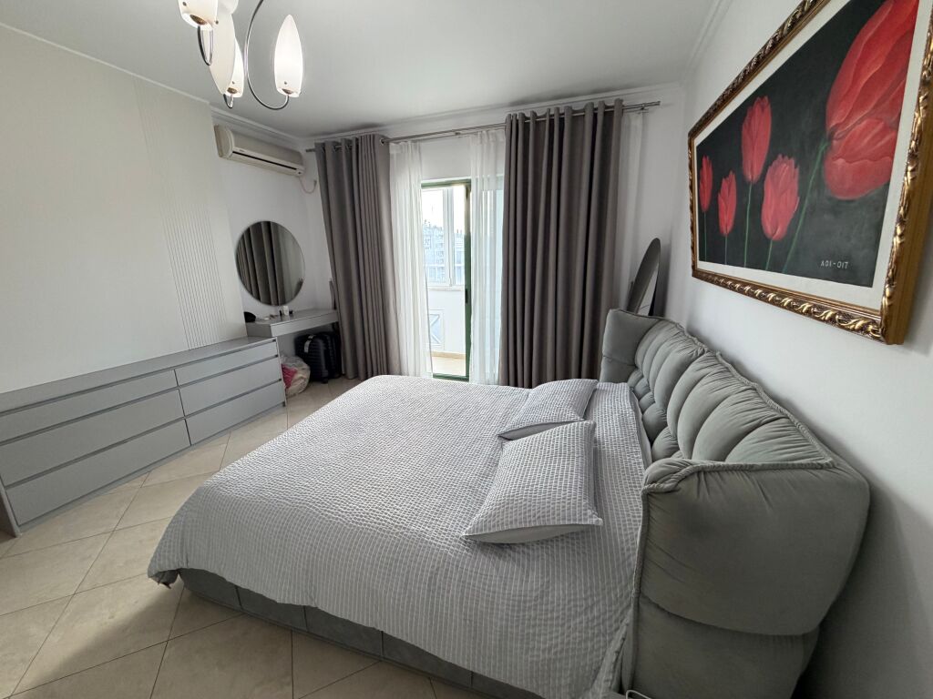 1+1,i mobiluar te Artixhiano,bllok,900 euro