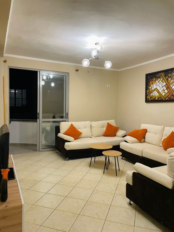 For rent 1+1 fully furnished 420 eu elevator