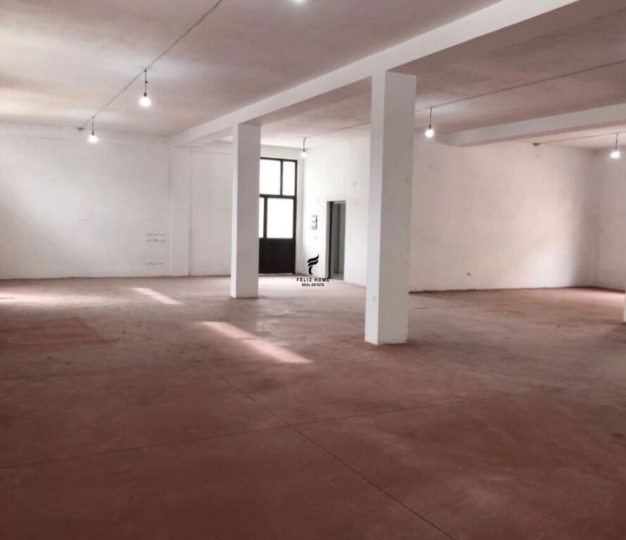 WAREHOUSES FOR RENT 680 M2 VORE 240,000 LEKE FH-60412