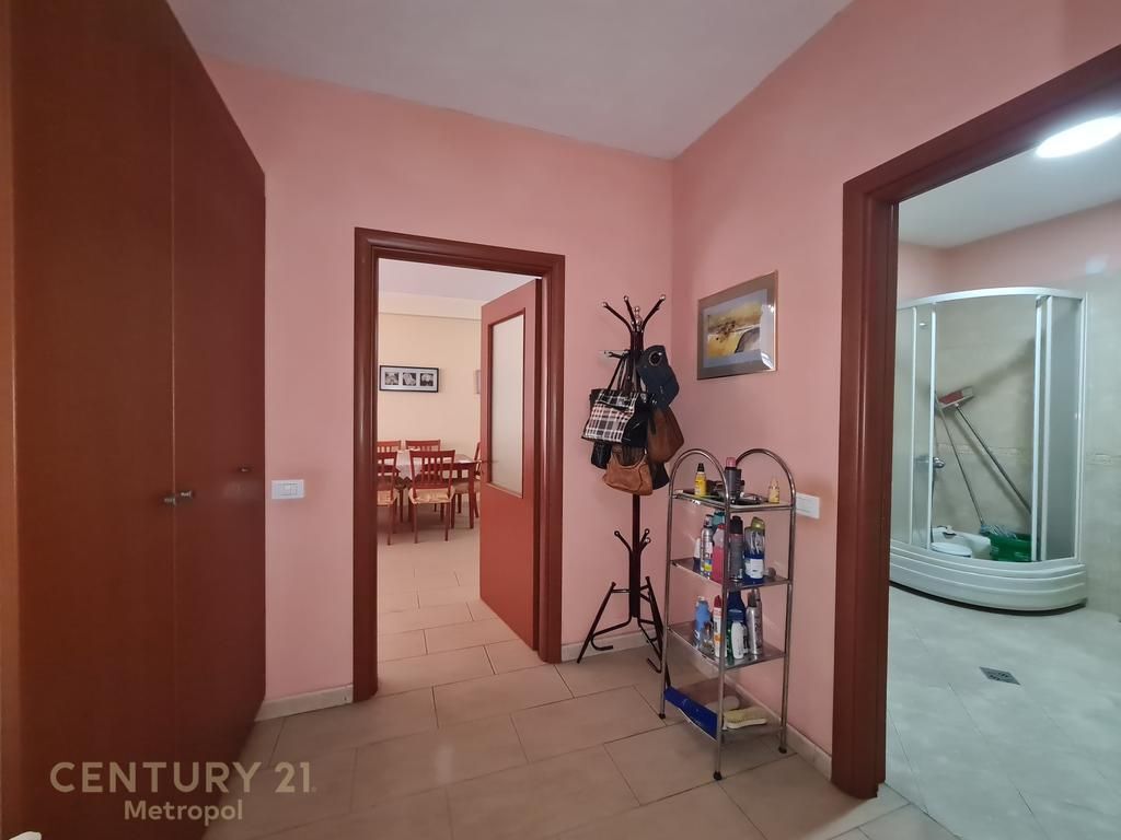 Apartament 2+1 Për Shitje në Komunën e Parisit, 265,000 € Sip. Totale  116m2