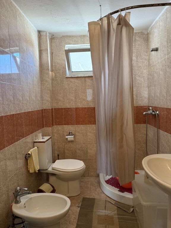 Tek Ish-Ekspozita Shitet Apartament 2+1 Me Planimetri Te Rregullt