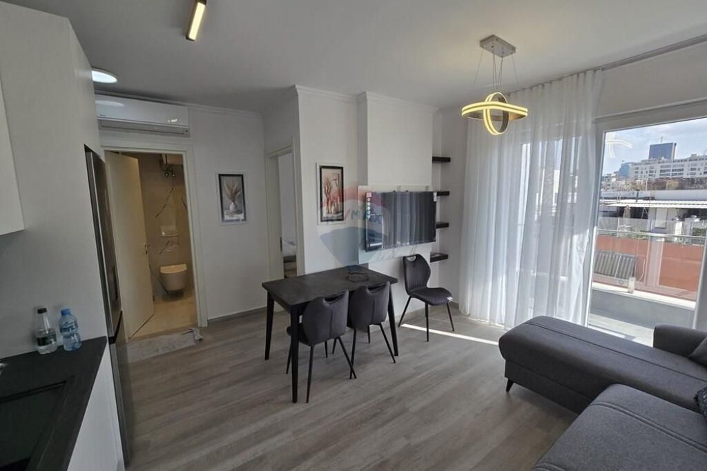 Apartament 2+1 me qera tek Bulevardi i Ri