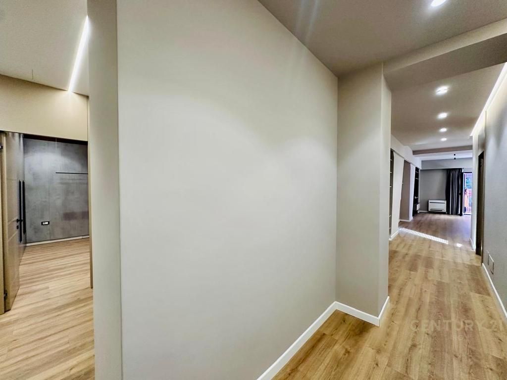 Apartment 2+1+2, Tirana Garden Building