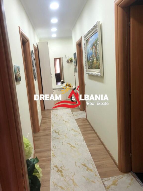 Shitet Apartament 2+1 ne zonen e Pazarit te Ri  ( ID 41212187) F