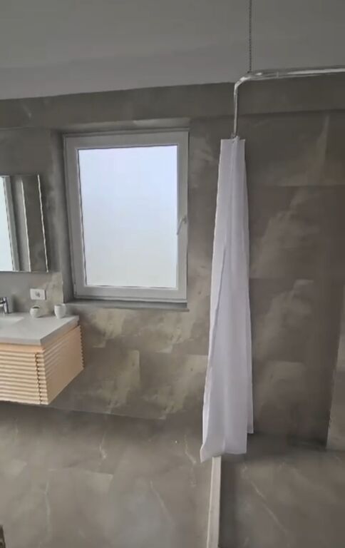 For rent super 3-story villa + yard + 2 parking spaces in the complex "Vılat Lule" Mjull Bathore, Sauk Tirana.