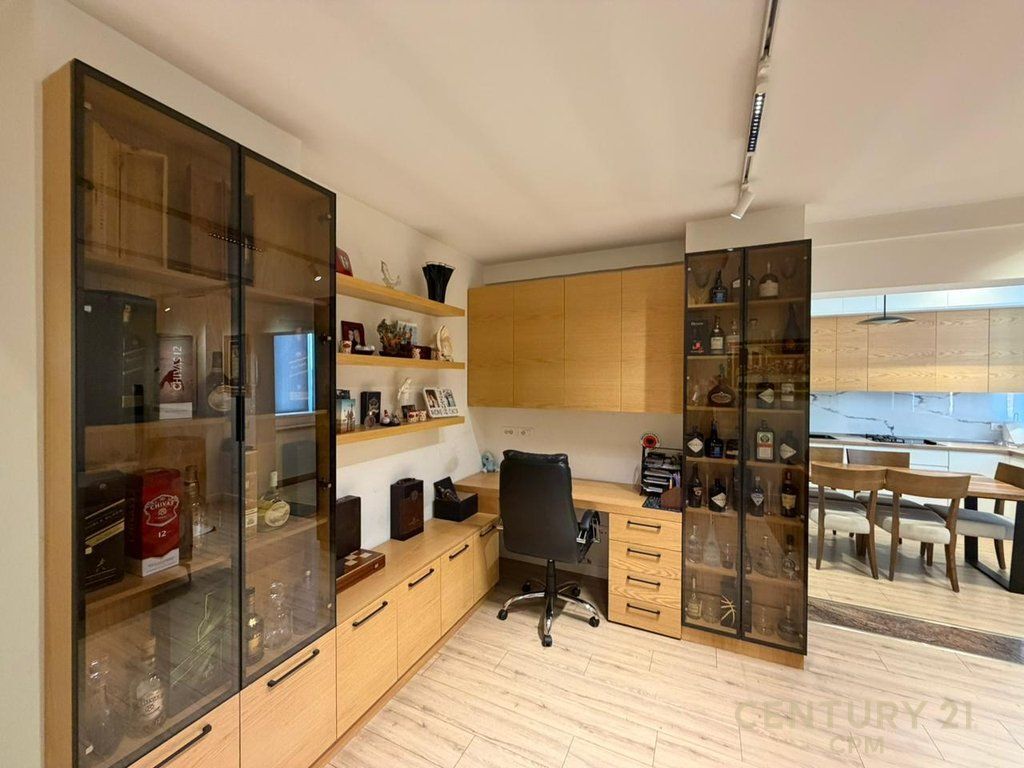 Appartamento 2+1 in affitto vicino al Comune di Parigi, in Via Sulejman Delvina.