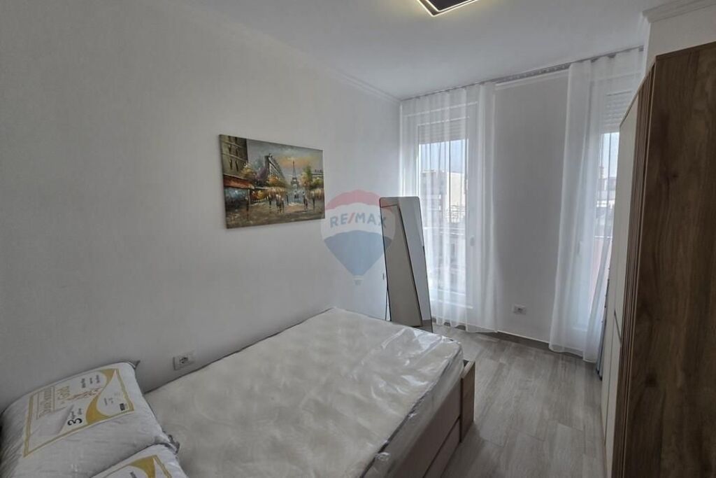 Apartament 2+1 me qera tek Bulevardi i Ri