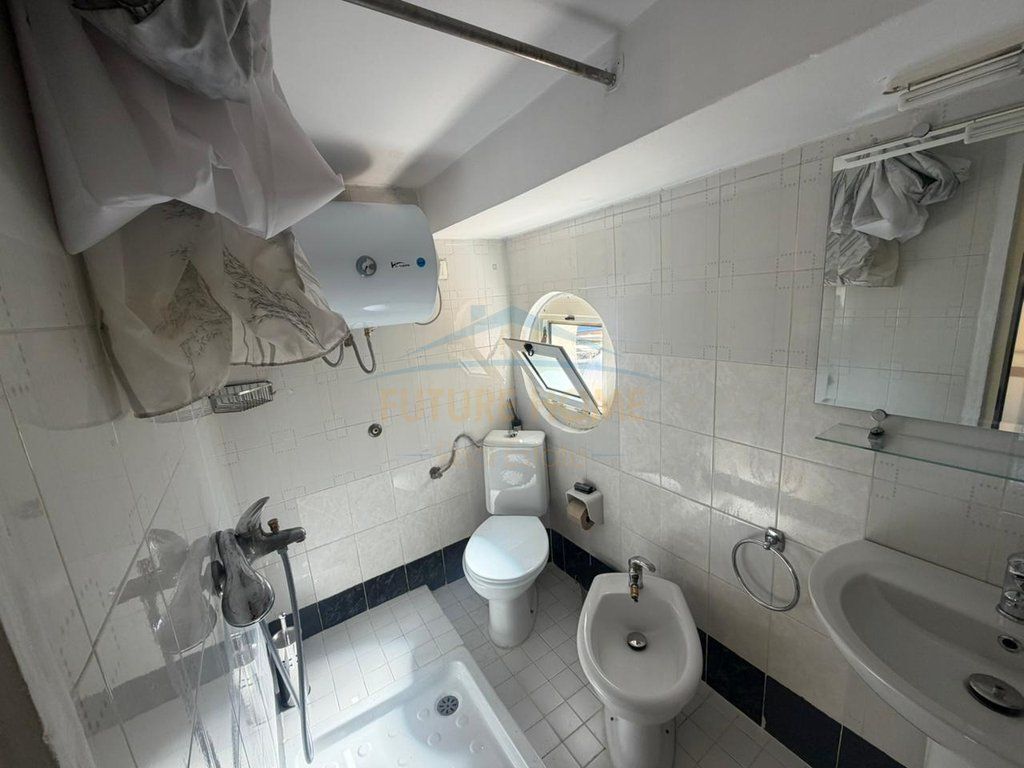 Qera, Apartament 2+1+Verandë, Rruga e Dibrës