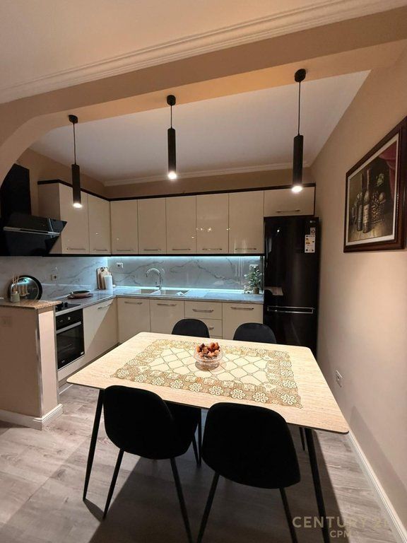 AFFITTASI APPARTAMENTO 2+1 NEL COMUNE DI PARIGI