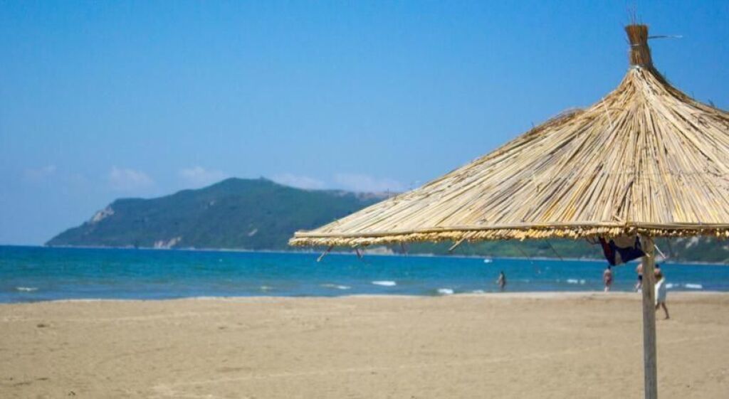 SHITET APARTAMENT 2+1 "TEK GJIRI I LALEZIT" 255.000 EURO