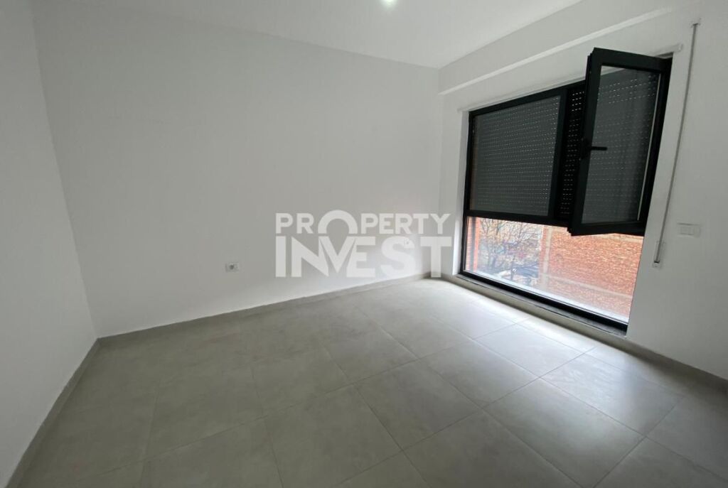 Office space+parking spot for rent at Myslym Shyri