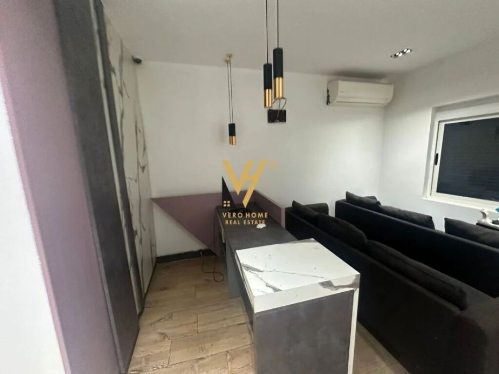 JEPET AMBIENT BIZNESI 100 M2 ME QERA TE SHESHI WILLSON 120.000 LEKE