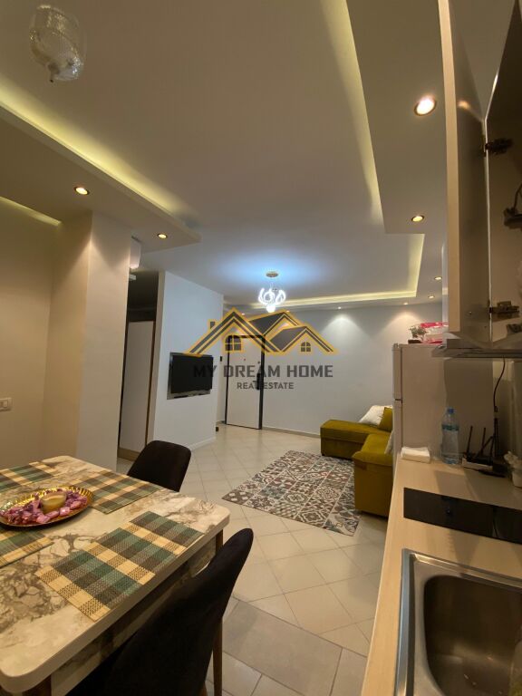 GARSONIERE TE SHKEMBI I KAVAJES, PER SHITJE!