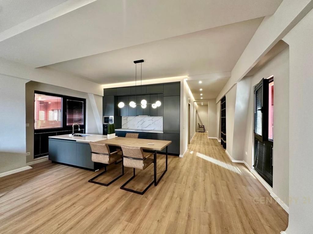 Apartment 2+1+2, Tirana Garden Building