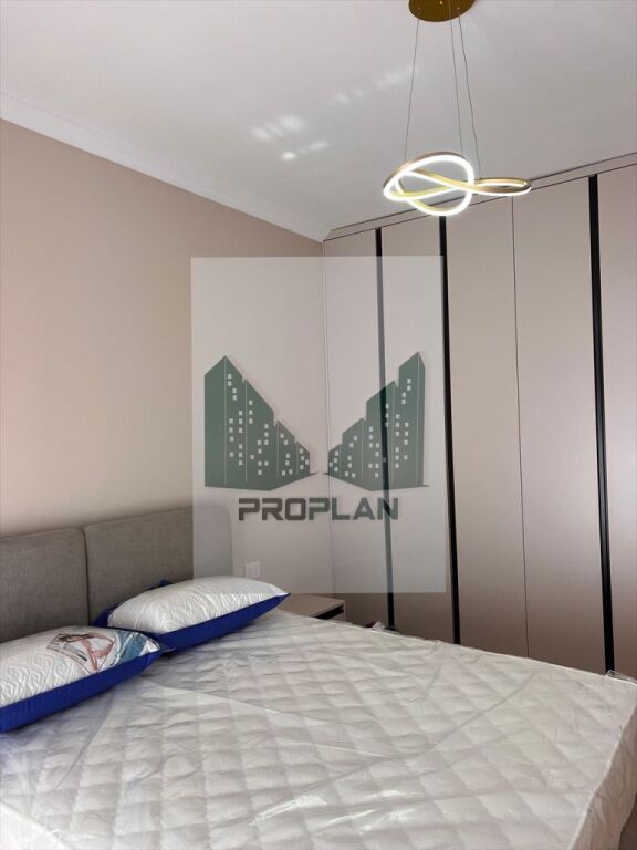 JEPET ME QIRA | Apartament 1+1 + Post Parkimi – Rezidenca Urban Gate, Astir