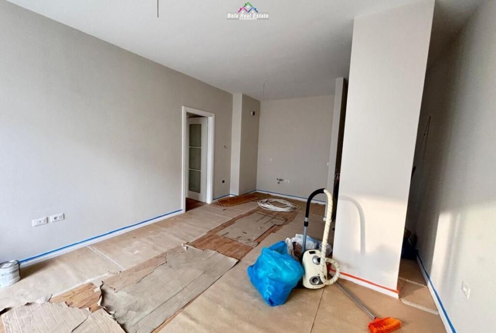 Office for Rent at the Paris Commune (ID BZ2862) Tirana.