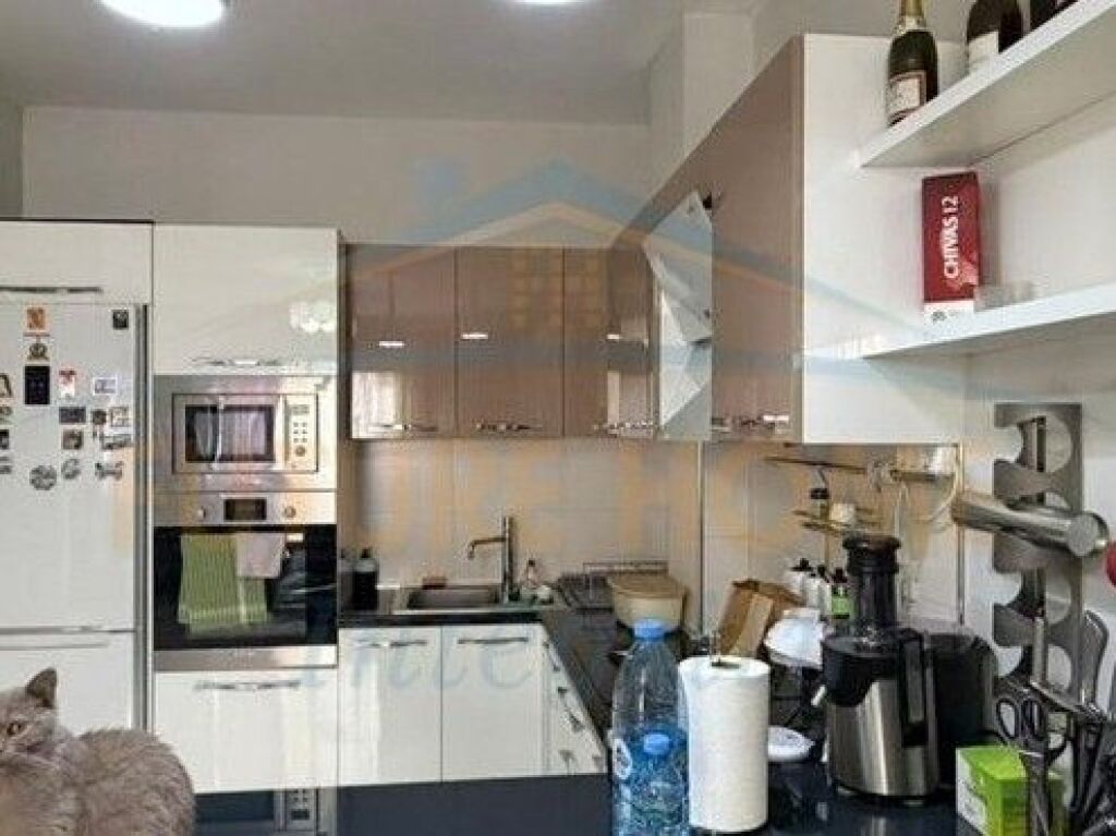Shitet, Apartament 1+1, Unaza e Re, Tiranë.