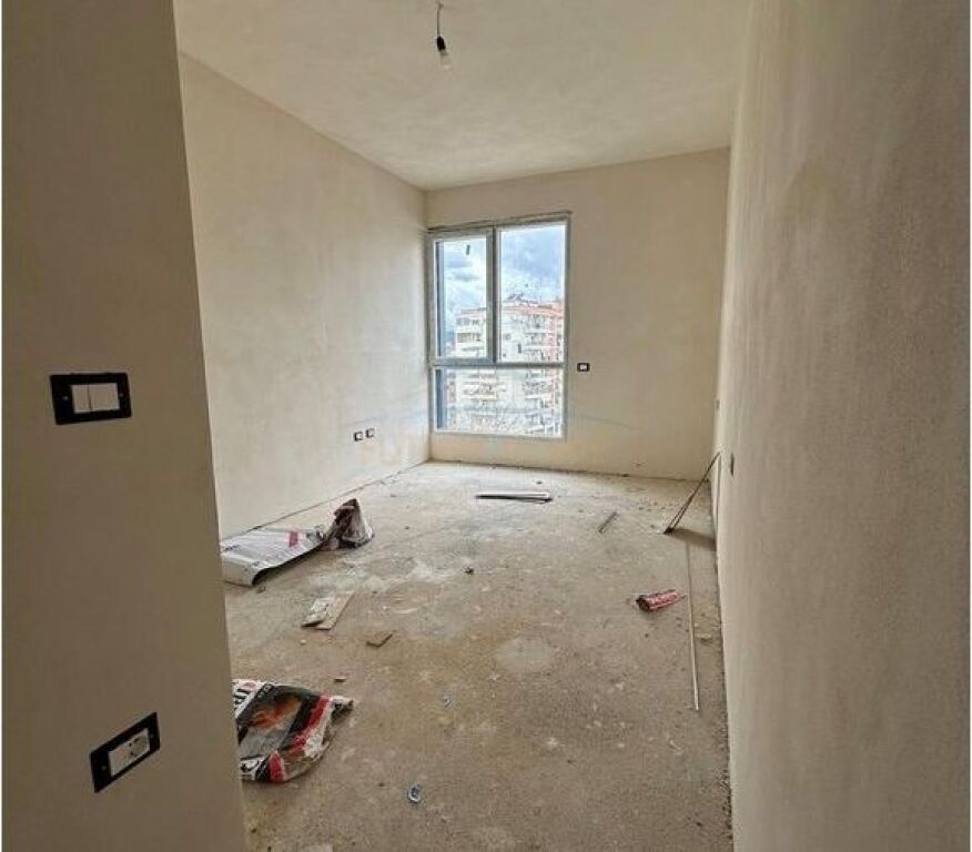 Shitet, Apartament 2+1, Ali Demi