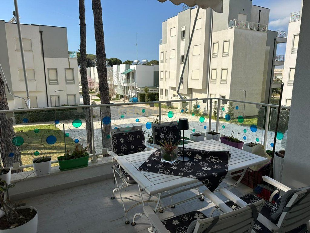 SHITET SUPER APARTAMENT 2+1+2 TEK GJIRI I LALEZIT NE KOMPLEKSIN "PERLA" !