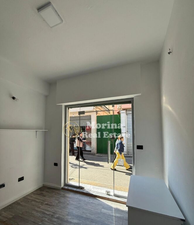 Qera | Ambjent Biznesi |21 Dhjetori| 250 €/muaj