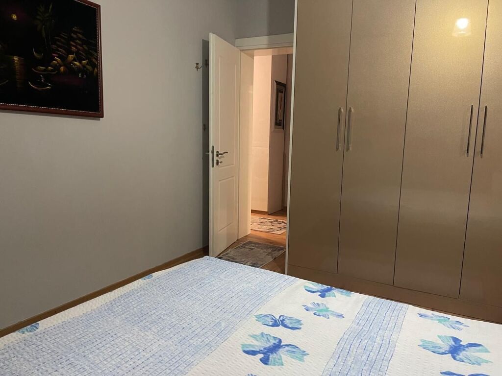 Apartament 2+1 me qera tek Rruga e Kosovarve