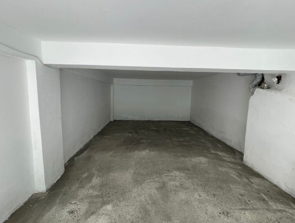 Jepet me qira garazh – Qendër, Durrës