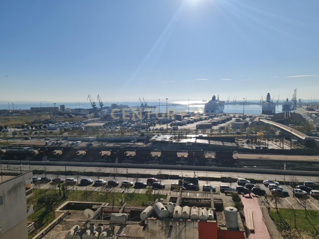 SHITET APARTAMENT 2+1+2 NE DURRES PAMJE DETI !