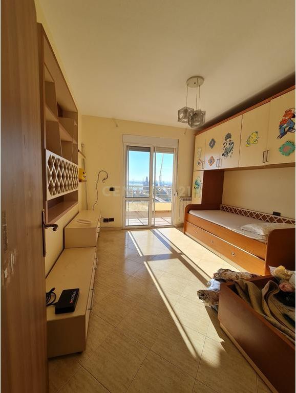 SHITET APARTAMENT 2+1+2 NE DURRES PAMJE DETI !