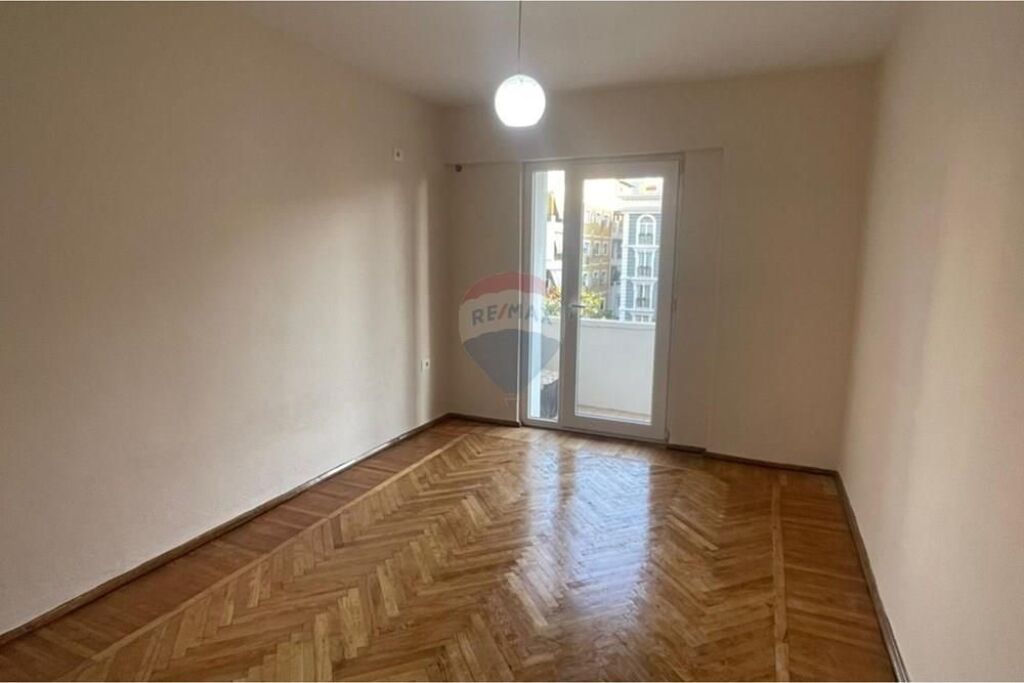 Office Space for Rent near the New Bazaar