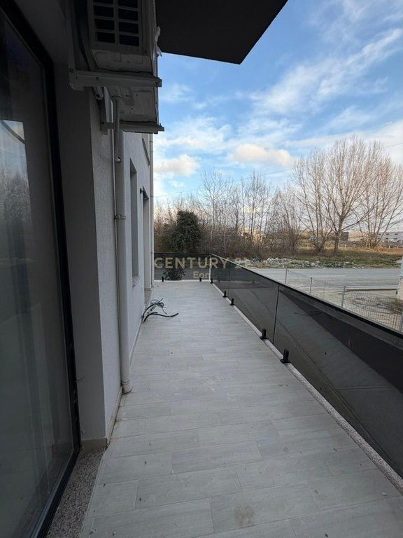 SHITET GAZONIERE ME VERANDE ,TE MALI ROBIT !