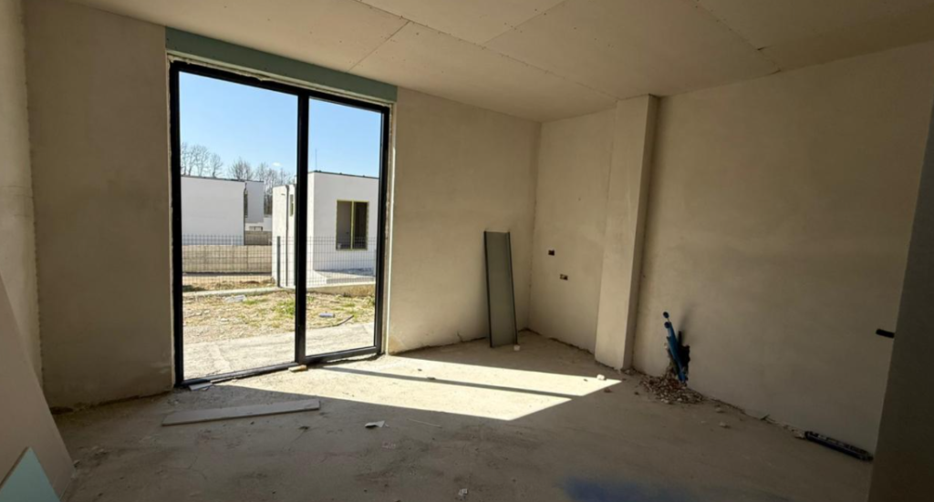 🏡 Modern Villa for Sale – Farkë, Golden Oak